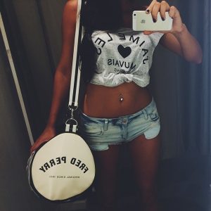 Photo de jeune coquine nue du 06